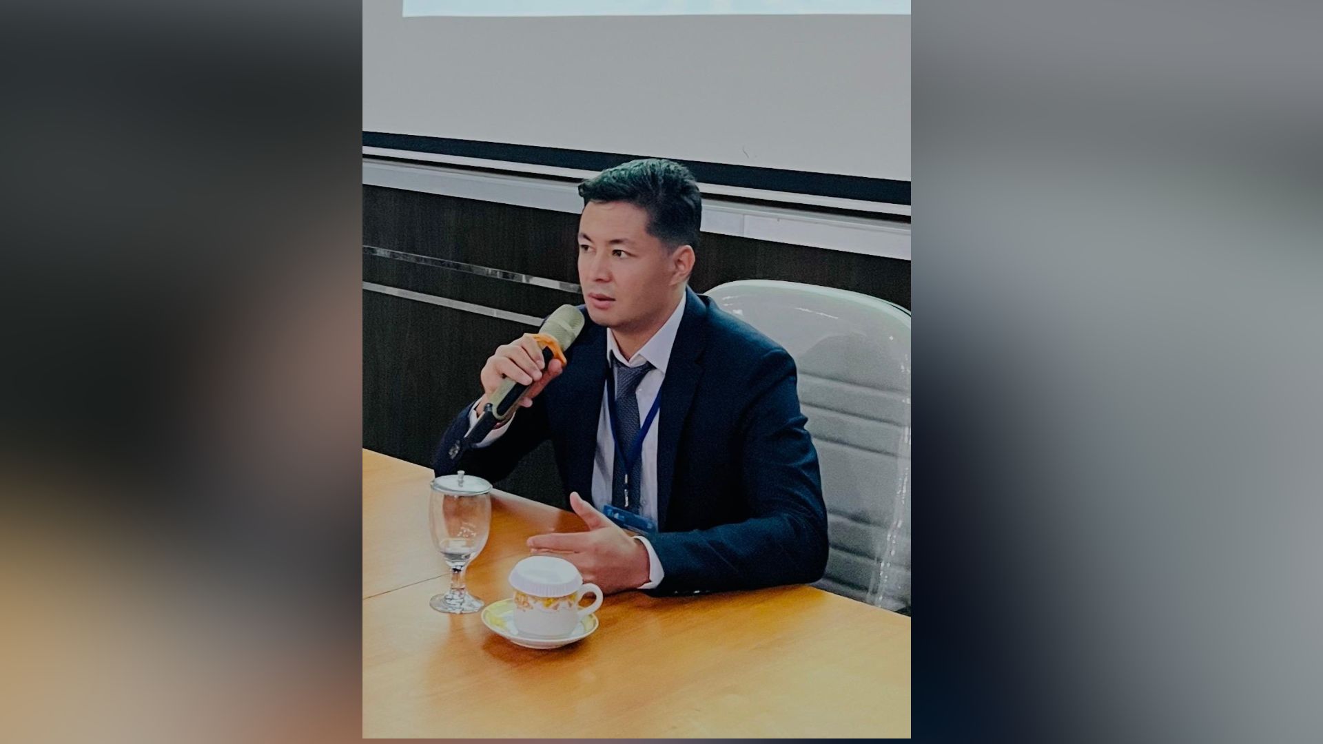 FEB Unila Invites Foreign Lecturer to Strengthen International Class Learning