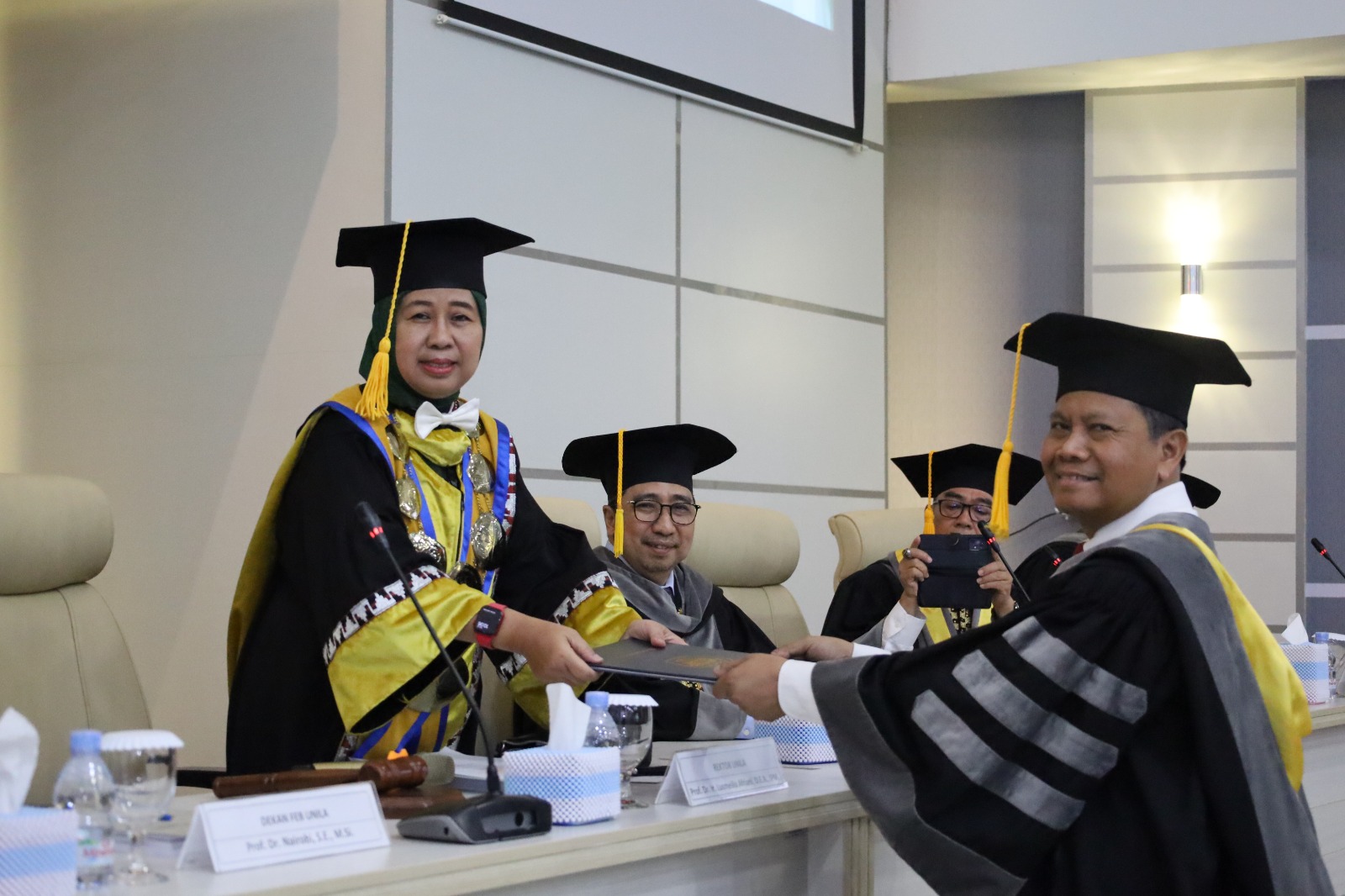 FEB Unila Kembali Lahirkan Doktor Baru, Budiyono Teliti Akseptasi Pembayaran Digital QRIS pada UMKM